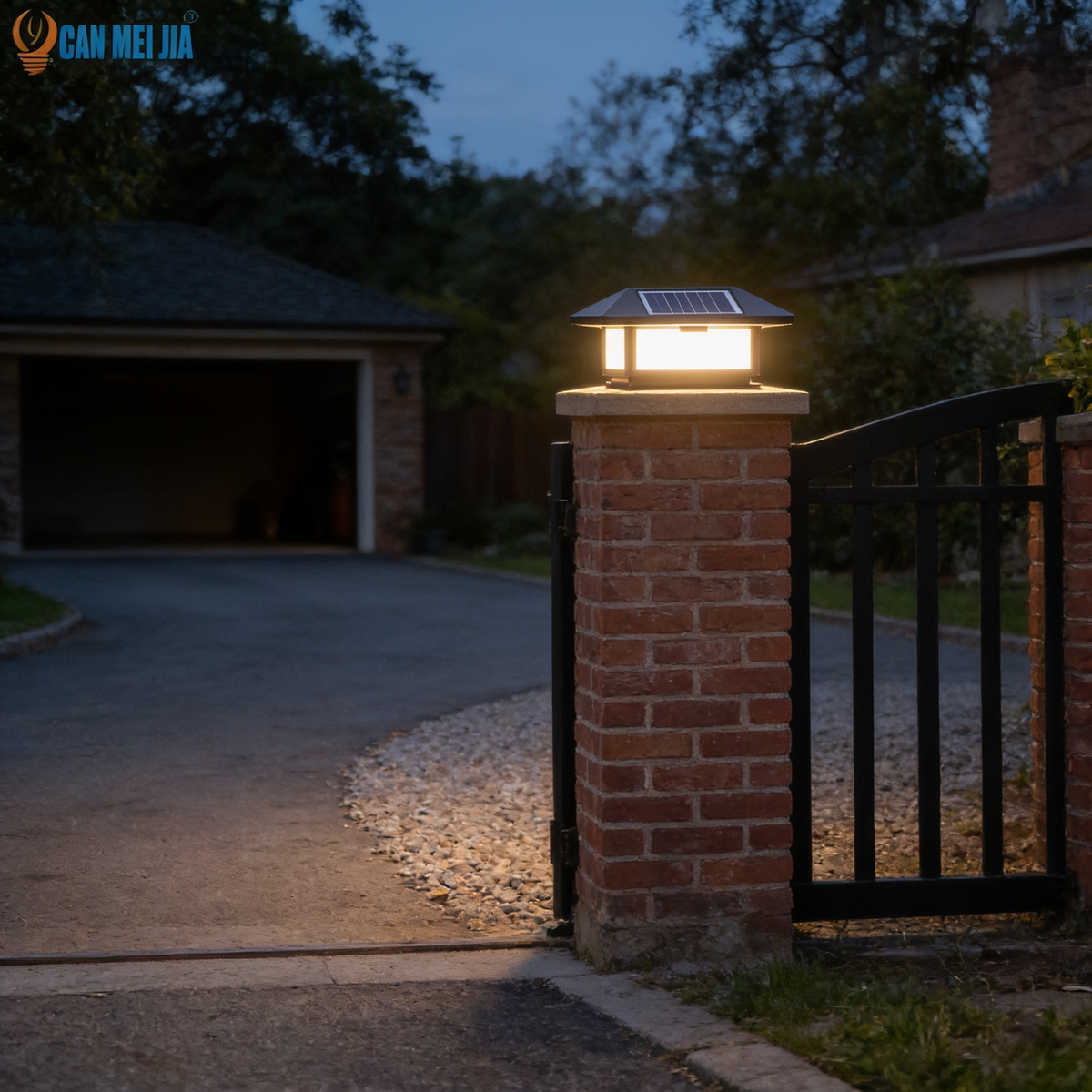 Solar Post Cap Lights, Remote Dimming Fence Column Lamp in use